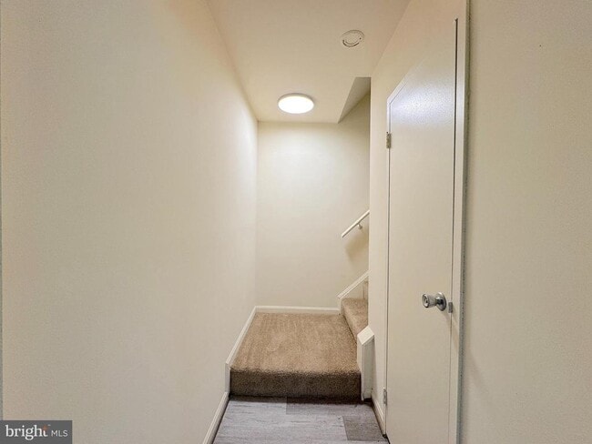 Building Photo - 8848 Walutes Cir