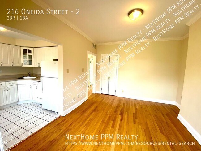 Building Photo - 216 Oneida St