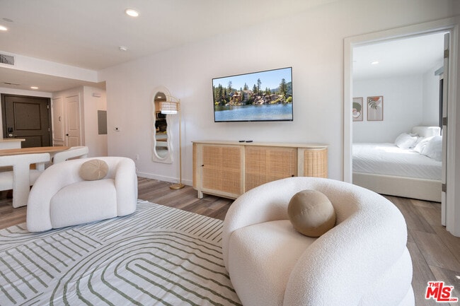 Building Photo - 1070 S Bedford St