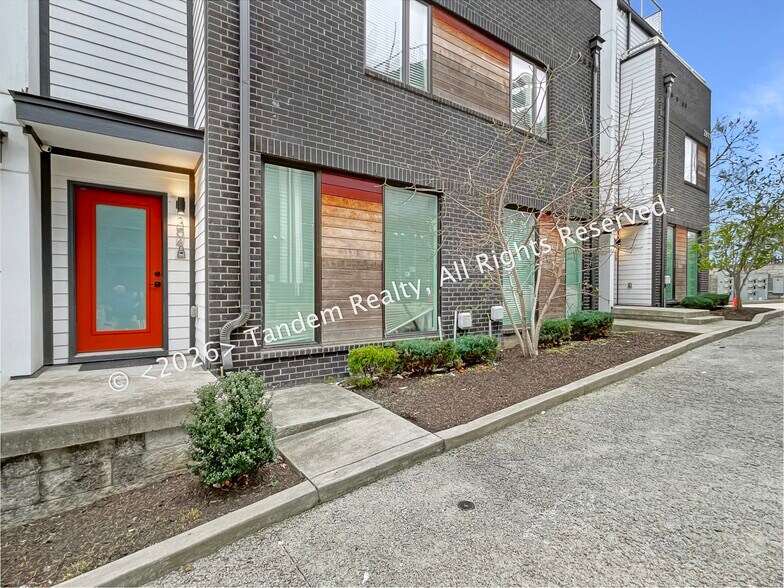 Building Photo - 2807 Delaware Ave