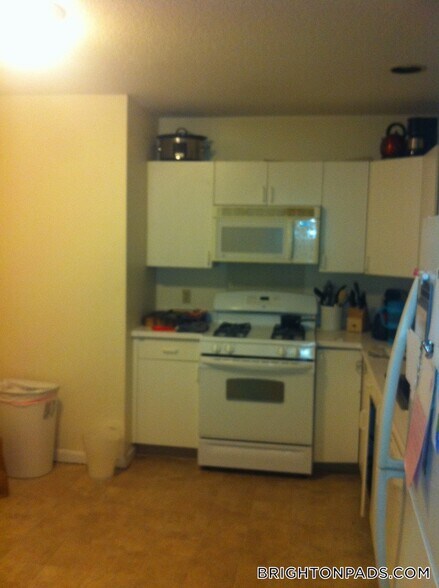 Building Photo - 9 Etna St