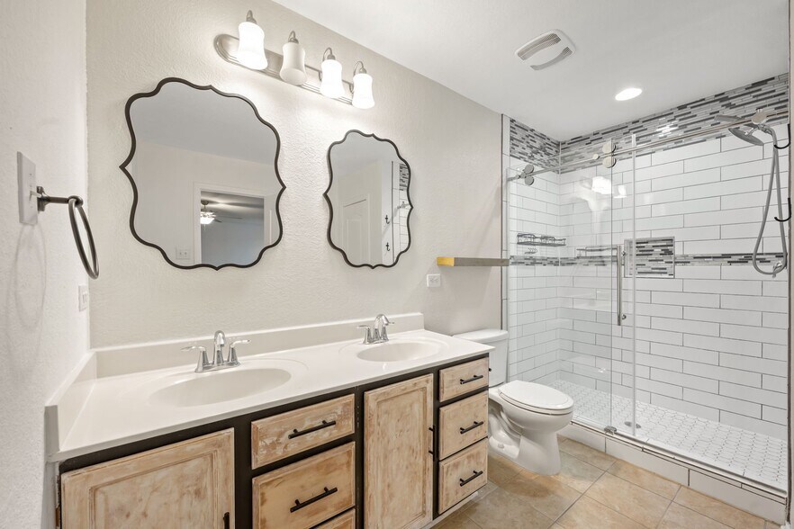 Building Photo - 4430 Stetson Park