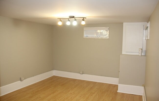 Building Photo - 121 68th St