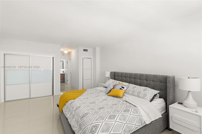 Building Photo - 5825 Collins Ave