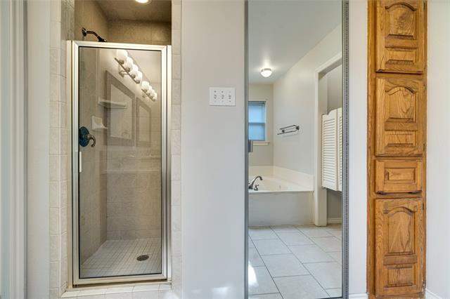Building Photo - 2942 Woodland Hills Dr