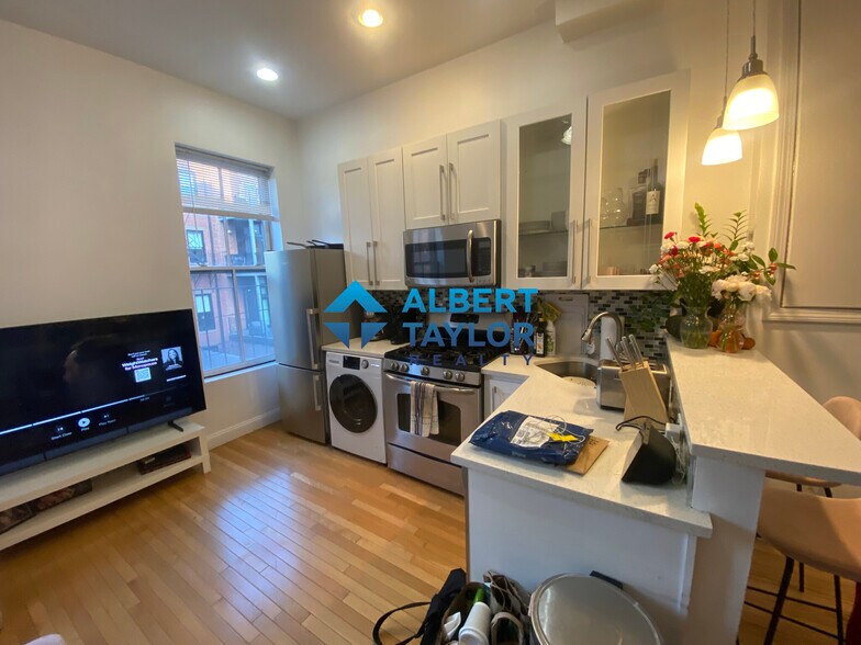 Building Photo - 243 Northampton St