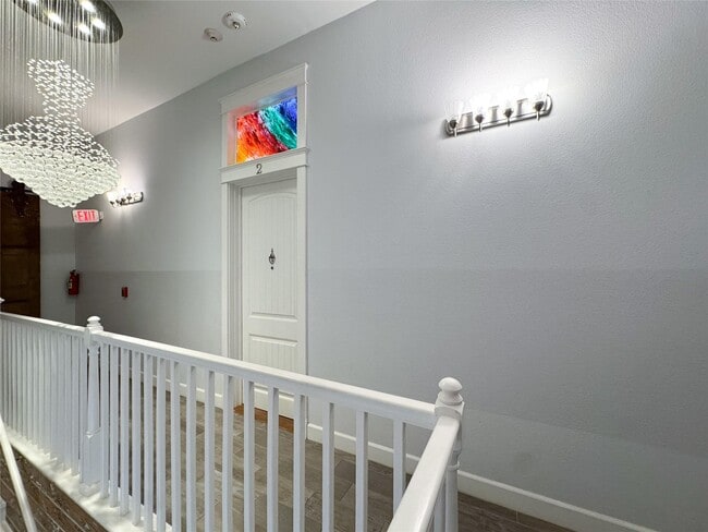 Building Photo - Downtown Loft