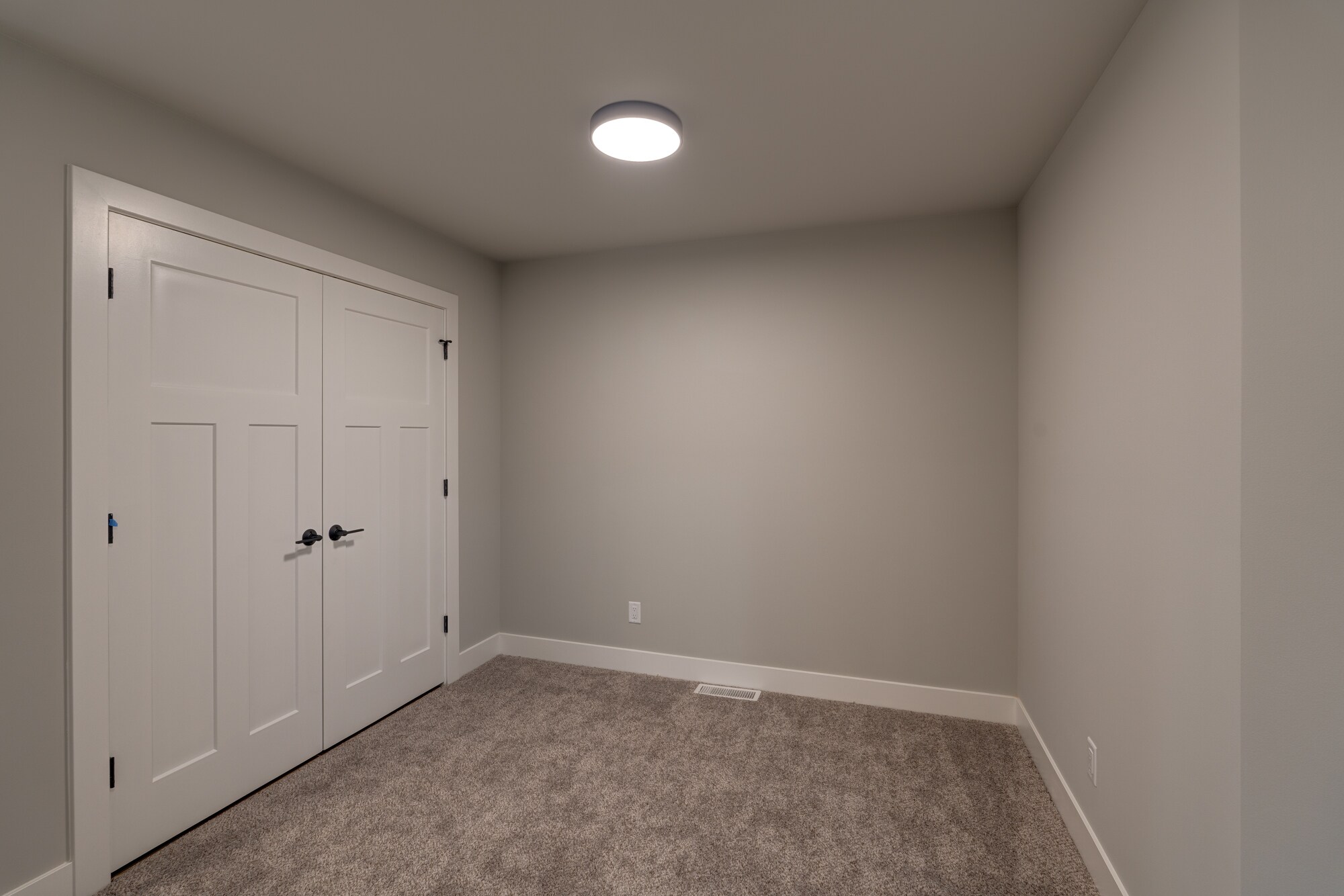 Building Photo - 137 Prairie Heights Dr
