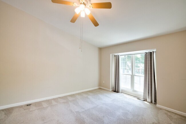 Building Photo - 16 Casino Ct
