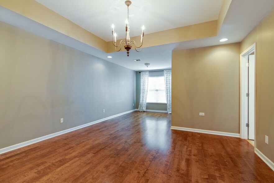Building Photo - 7802 Kemberton Dr W