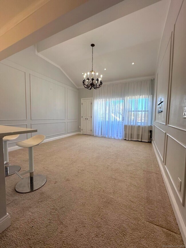 Building Photo - 163 South St