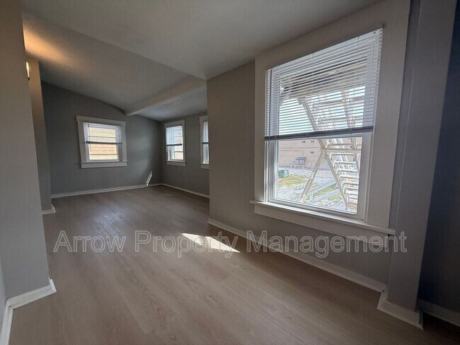 Building Photo - 2727 P St