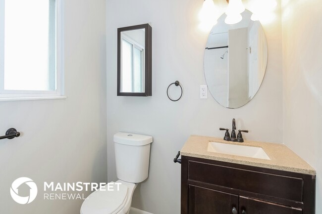 Building Photo - 1710 Galion Ave