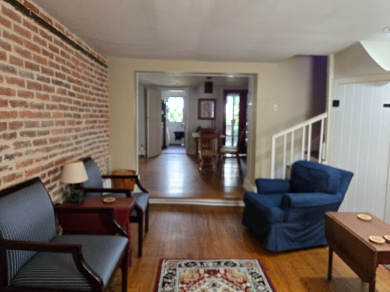 Building Photo - 906 Tyson St