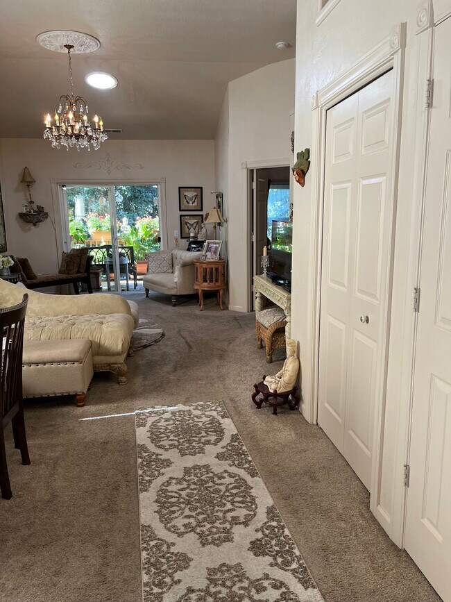 Main room - 3685 Colony Oaks Dr