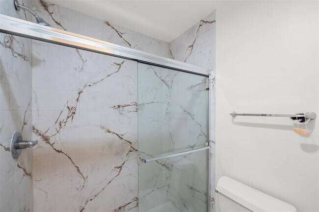 Building Photo - 15134 Corona Del Mar Dr