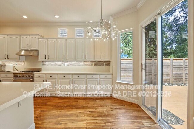 Building Photo - 12020 Gold Pointe Ln