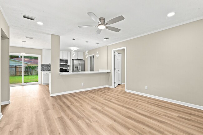 Building Photo - 7218 Zapata Dr