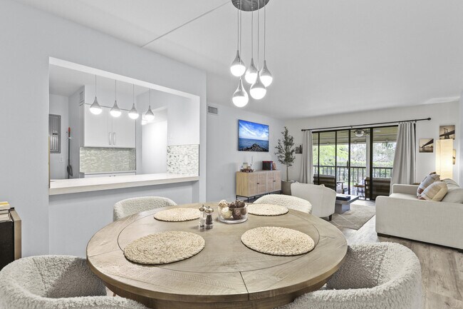 Building Photo - 629 Sea Pine Way