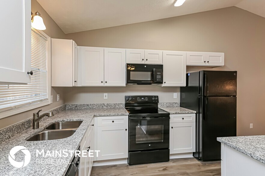 Building Photo - 3957 Edgebrook Dr