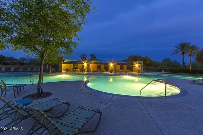 Building Photo - Gorgeous 4 Bed 3 Bath 3 Car home in Peoria with community Pool