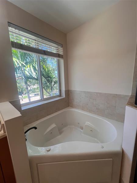 Building Photo - 3014 Waterside Cir