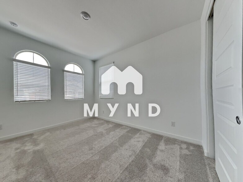 Building Photo - 9513 W Turney Ave