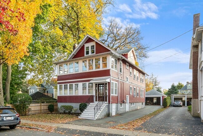Building Photo - 113 Cushing Ave