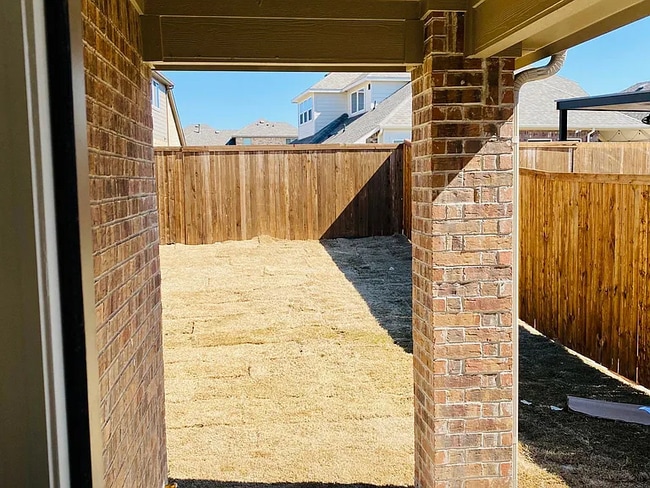 Building Photo - 2205 Elena Dr