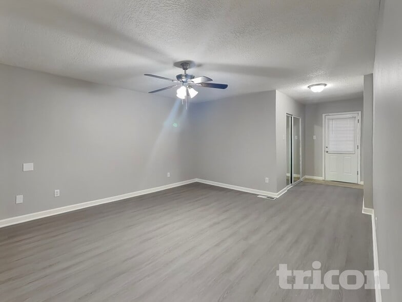 Building Photo - 9800 Denali Rd NE