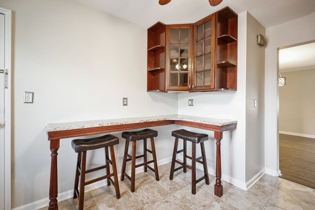 Building Photo - 69B Troy Dr