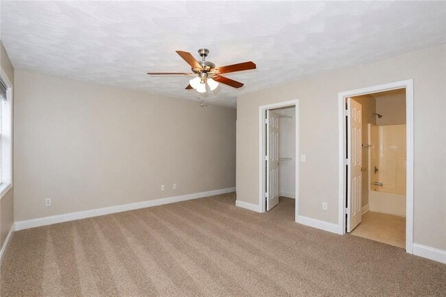 Building Photo - 303 Brookside Way