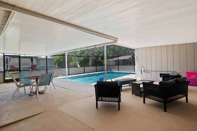 Building Photo - 4220 Sunrise Blvd