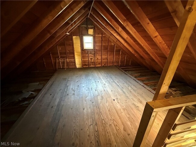 Building Photo - 2024 Delaware Dr SE