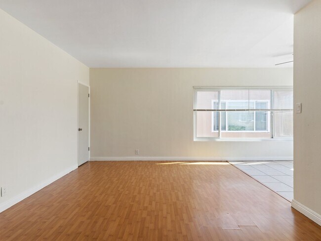 Building Photo - 731 Orange Ave