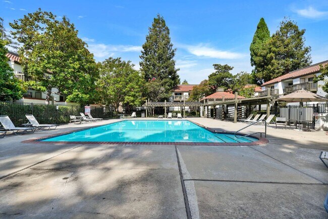 Building Photo - 614 San Conrado Terrace
