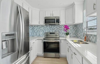 Building Photo - 1019 Treaty Dr