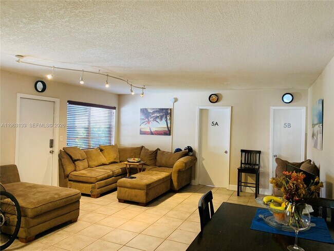 Building Photo - 715 NE 6th St