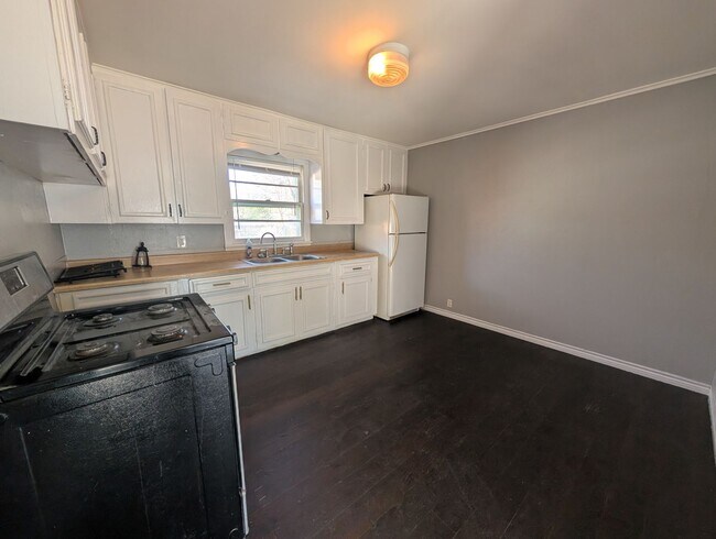 Building Photo - Coming soon! 3 Bedroom