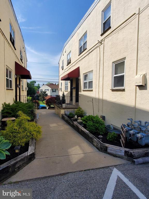 Building Photo - 1075 Colwell Ln