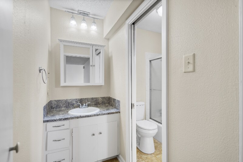 Building Photo - 901 Raguet St