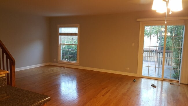 Building Photo - 1722 Ranchview Dr