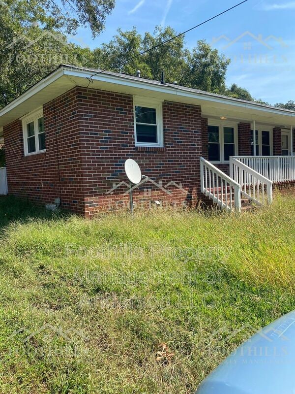 Primary Photo - 3315 Berry Ln
