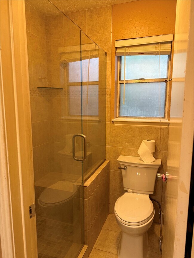 Building Photo - 2902 Arrowhead Dr