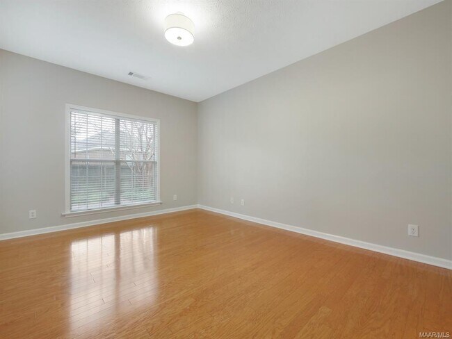 Building Photo - 300 Atasi Dr