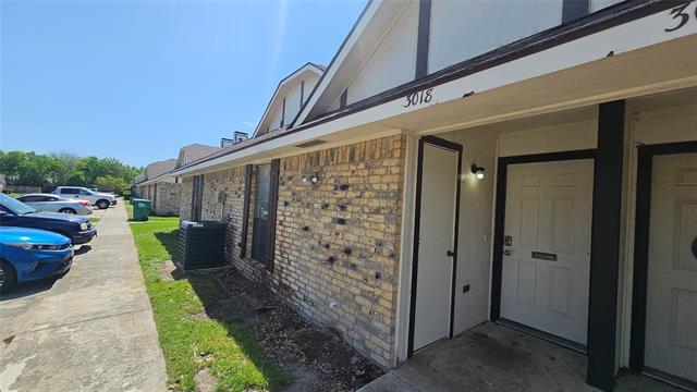 Primary Photo - 3018 N Bell Ave