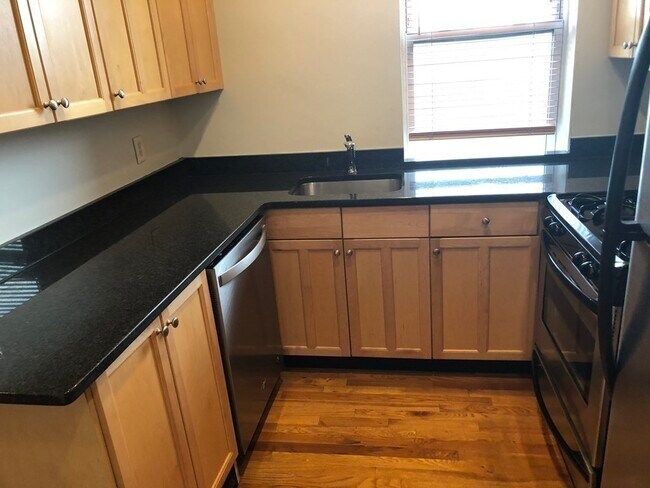 Building Photo - 85 Park Dr