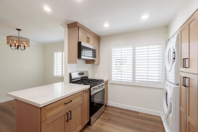 Building Photo - 21901 Lassen St