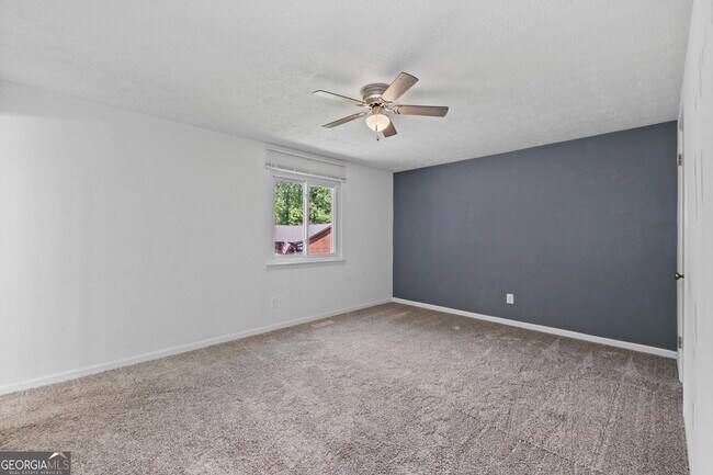 Building Photo - 880 Winfield Ct