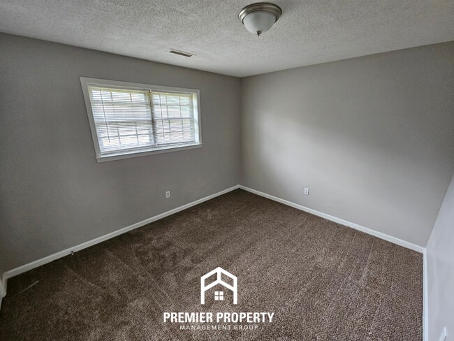 Building Photo - 5368 Heritage Ave